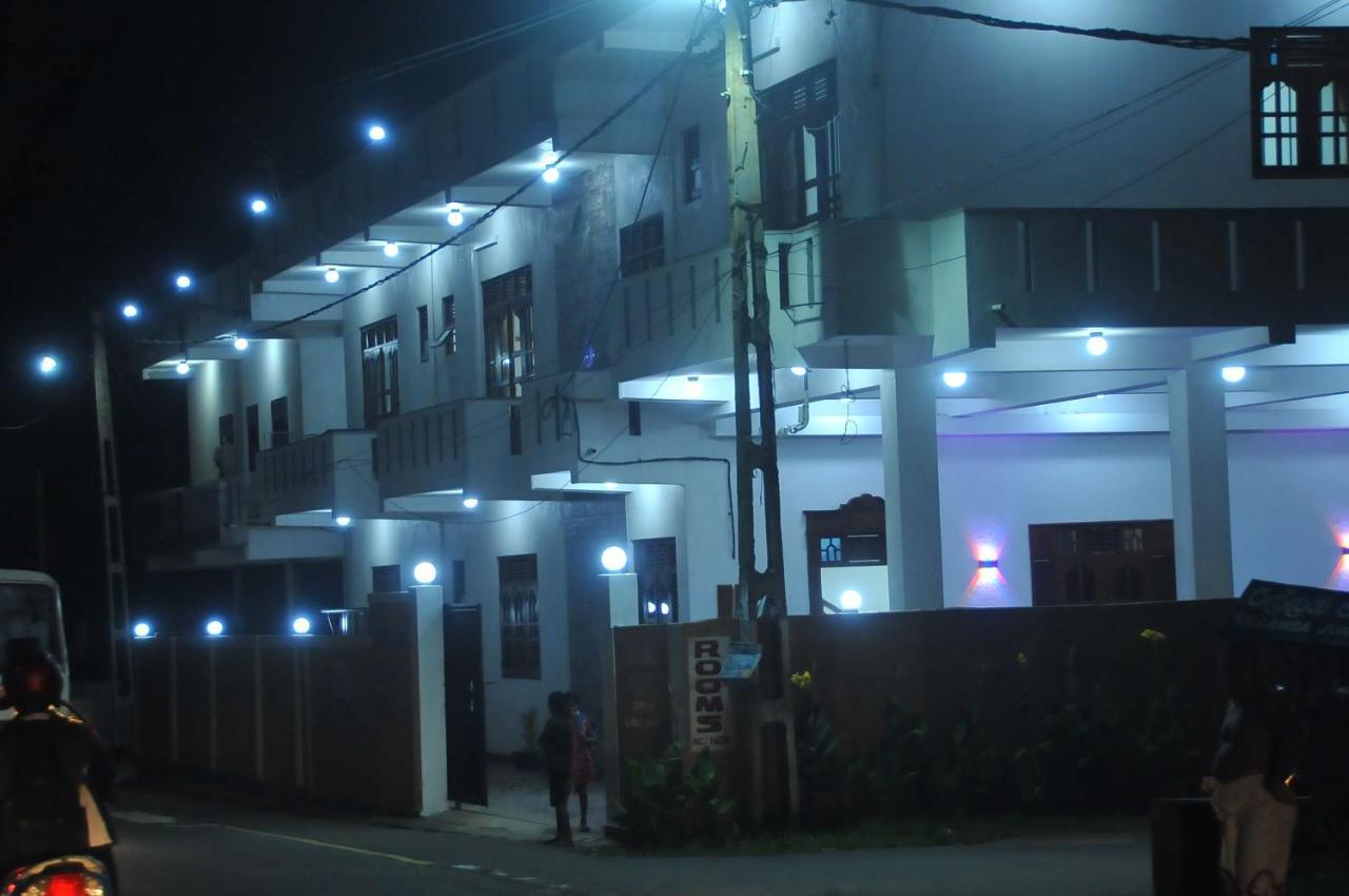 Nethum Beach House Hikkaduwa Kültér fotó