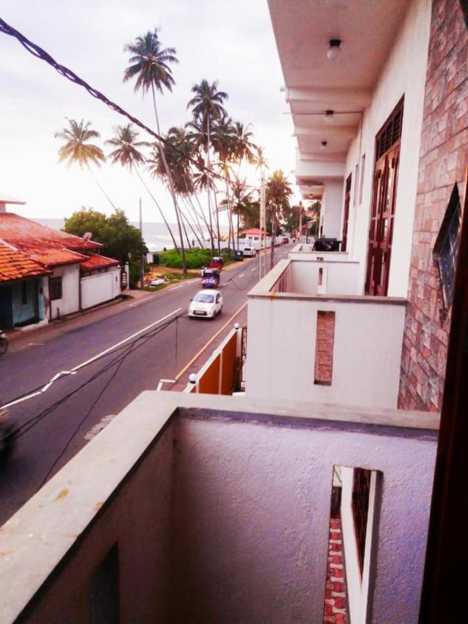 Nethum Beach House Hikkaduwa Kültér fotó